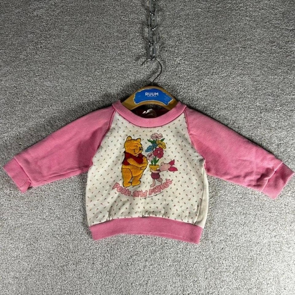 Vintage Winnie the Pooh and piglet Disney baby white and pink crewneck 12-18m
